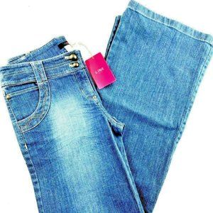 Line by Lynn NWT Flare Leg Mid Rise BE33